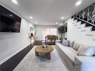 5275 Colodny Dr Unit 4, Agoura Hills, CA 91301