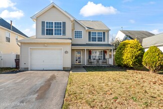 22 Marlin Dr, Bayville, NJ 08721