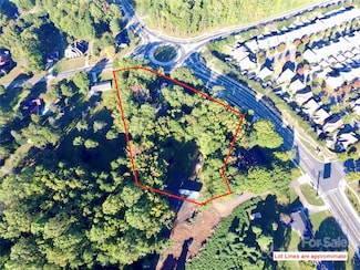 5216 Lakeview Rd, Charlotte, NC 28216