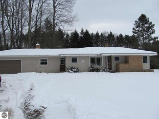 292 E Falmouth Rd, Falmouth, MI 49632