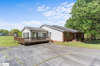221 Lakeview Dr, Liberty, SC 29657