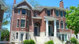 305 N Fremont St, Naperville, IL 60540