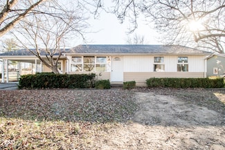 3045 31st St, Columbus, IN 47203