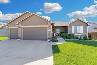2018 Chestnut St, Newton, KS 67114