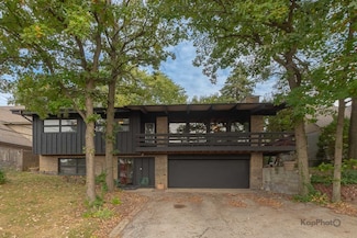 5810 W 97th St, Oak Lawn, IL 60453