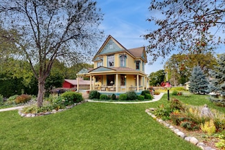 200 W Woodstock St, Crystal Lake, IL 60014