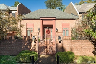 11 Chatfield Place Rd, Saint Louis, MO 63141