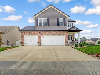1050 Creekside Dr, Waterloo, IL 62298