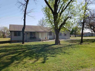 702 S Maple St, Douglass, KS 67039