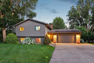 1718 13th Ave W, Shakopee, MN 55379