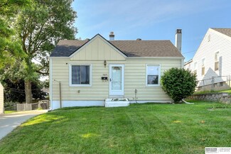 5829 Elm St, Omaha, NE 68106