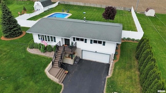 4 Geneva St, Mount Carroll, IL 61053