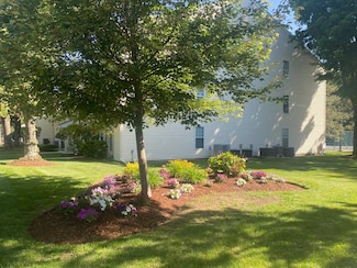 18 Walden Dr Unit 6, Natick, MA 01760