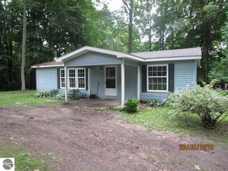 4705 W Vernon Rd, Weidman, MI 48893