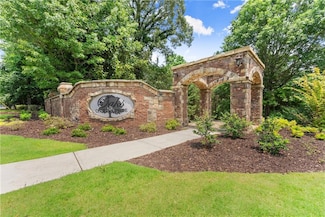 1748 Oak Tree Hollow, Gainesville, GA 30501