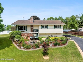 26 Eagle St, Philmont, NY 12565