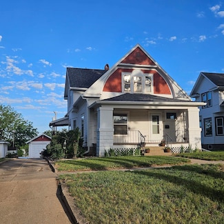 1119 H St, Fairbury, NE 68352