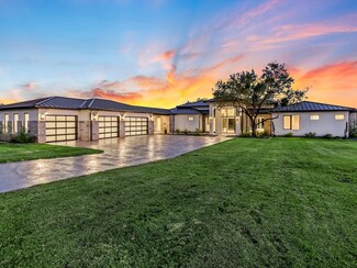 172 Westgate Loop, Horseshoe Bay, TX 78657