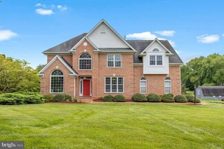 5701 Beauty Dr, Sykesville, MD 21784