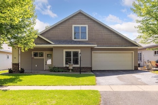 98 Tribute Ave, Hudson, WI 54016