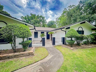 3640 Whippoorwill St, Orange, TX 77630