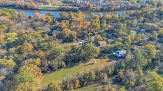 1096 Fernbank Dr, Nashville, TN 37115