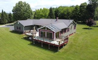 111 John's River Dr, Derby, VT 05829