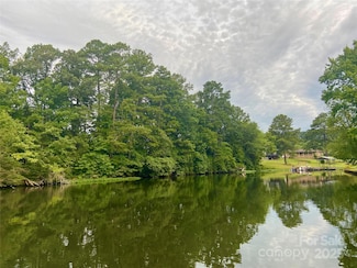 15194 Cove Point Ln Unit 1, Norwood, NC 28128