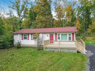 1628 Green Tree Cir, Effort, PA 18330