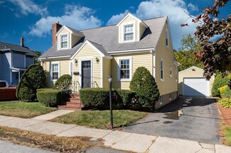 45 Pleasant St, Saugus, MA 01906