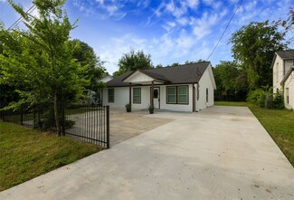 7810 Cantura Dr, Dallas, TX 75217