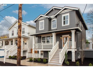 2472 SE Cora St, Portland, OR 97202