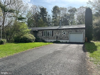 415 Forest Inn Rd, Lehighton, PA 18235