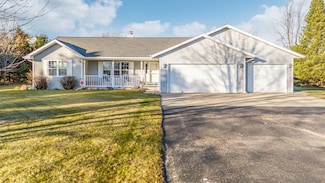 7538 S Chase Rd, Pulaski, WI 54162