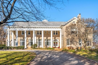 31 Minnekahda Place, Chattanooga, TN 37405