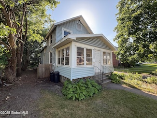 2582 Albany St, Schenectady, NY 12304