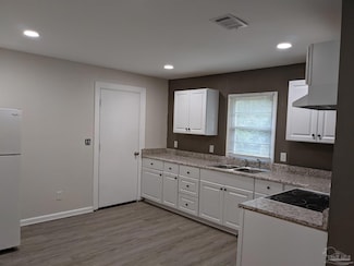8320 Binkley St, Pensacola, FL 32514