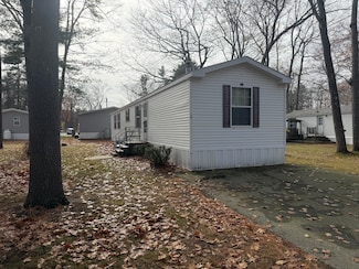 15 Candy Ln, Brunswick, ME 04011