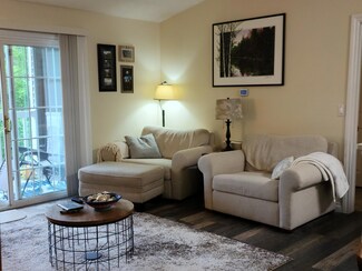 324 Ashley Ct Unit 10, Brooklyn, MI 49230