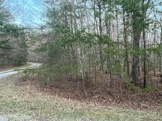 70 Homberg Ln, Crossville, TN 38558