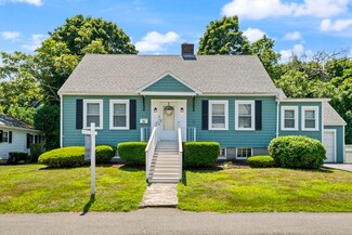 31 Crescent St, Rockland, MA 02370