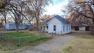 11 Seeley St, La Junta, CO 81050