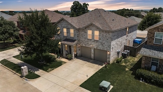 929 Bloomfield Dr, Grand Prairie, TX 75052