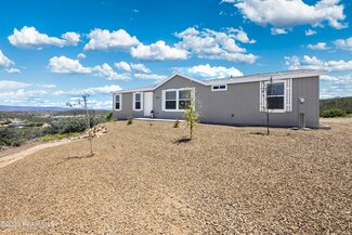 13373 E Courtney Ln, Mayer, AZ 86333
