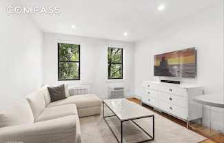 228 E 81st St Unit 3B, New York, NY 10028