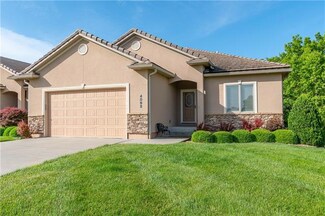 4092 NE Chapel Manor Dr, Lees Summit, MO 64064