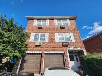 61-33 165th St, Flushing, NY 11365