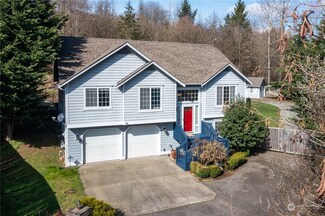 14212 Woodland Ave E, Puyallup, WA 98373