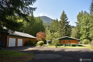847 Cannon Rd, Packwood, WA 98361