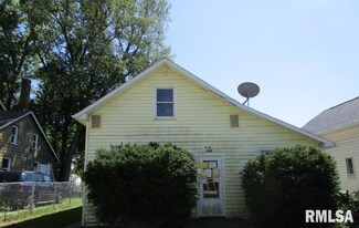 1307 W 8th St, Davenport, IA 52802